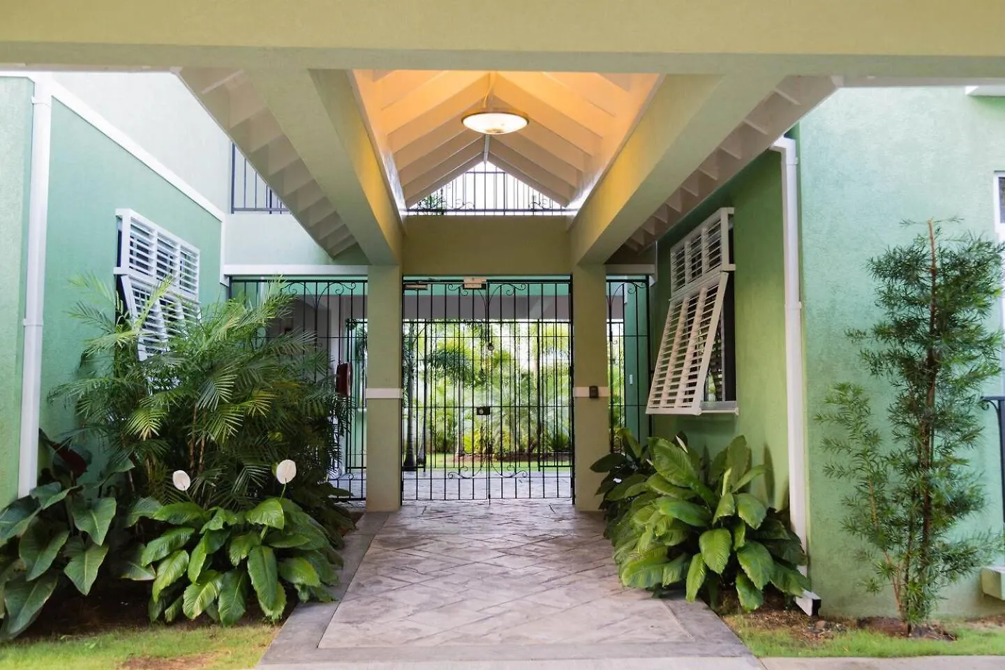 Urbanchic Studio In Kingston Daire